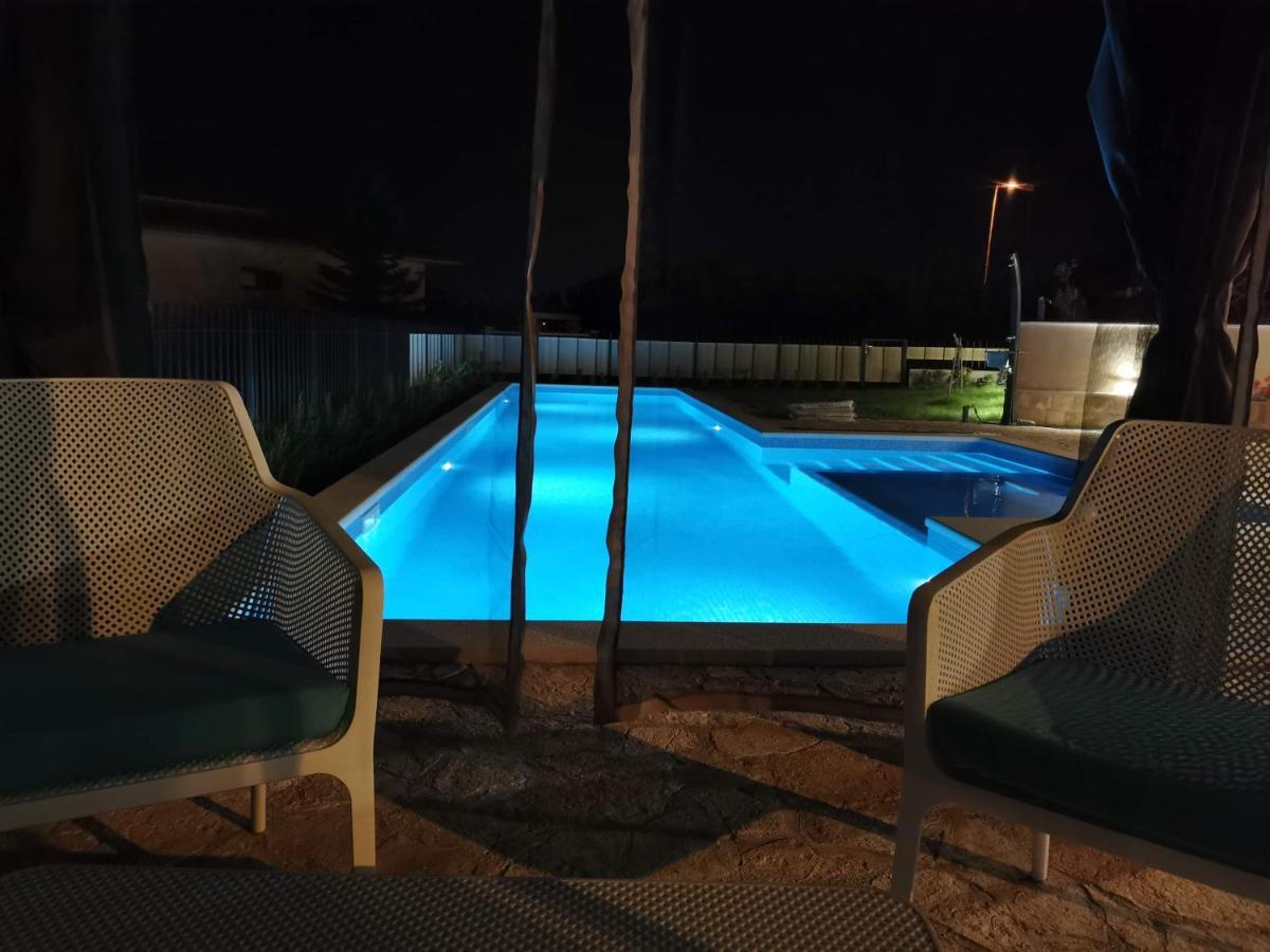 Villa Mater - Luxuriously Equipped Villa With A 15M Long Swimming Pool Žrnovnica Exteriör bild