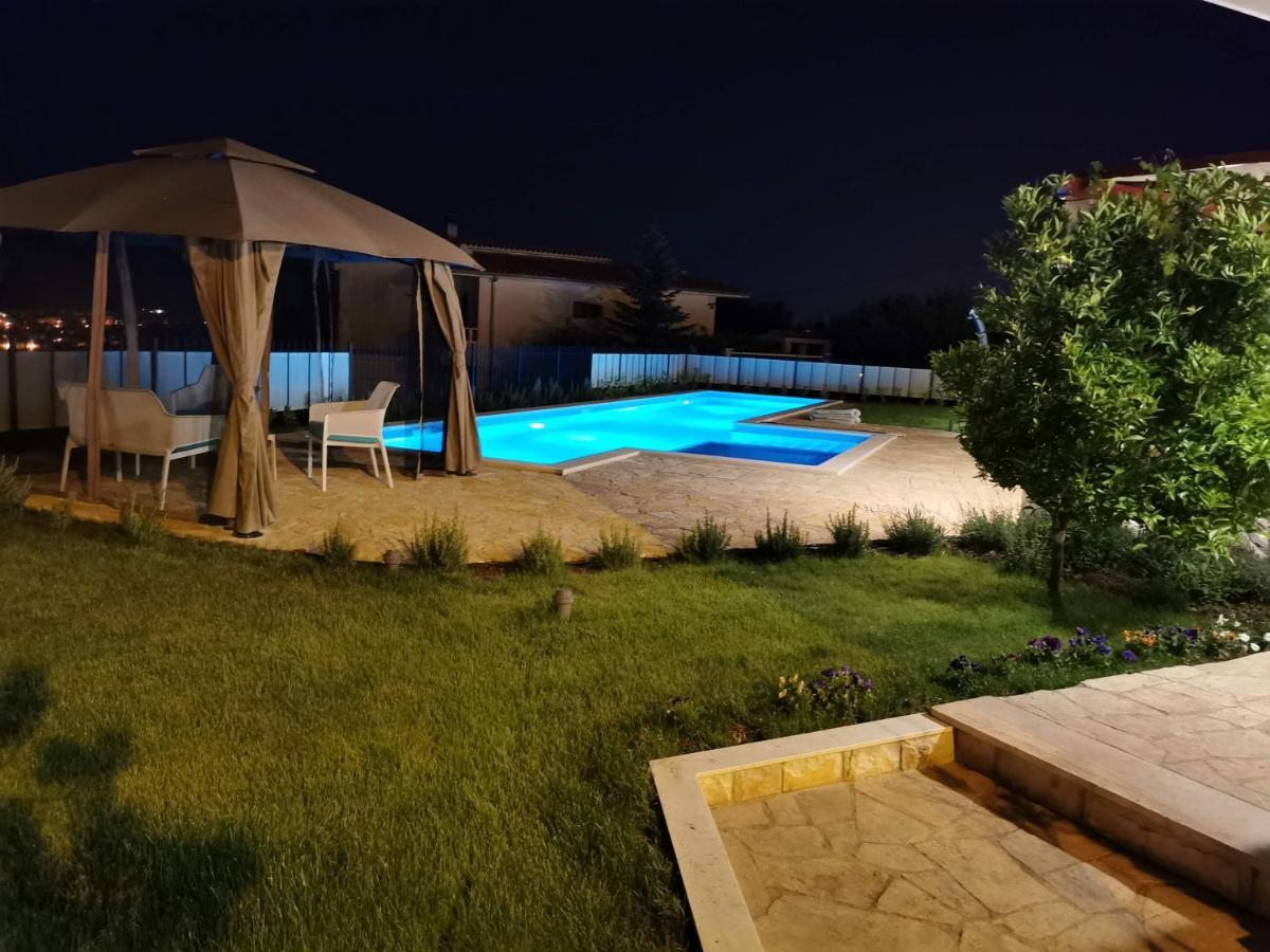 Villa Mater - Luxuriously Equipped Villa With A 15M Long Swimming Pool Žrnovnica Exteriör bild