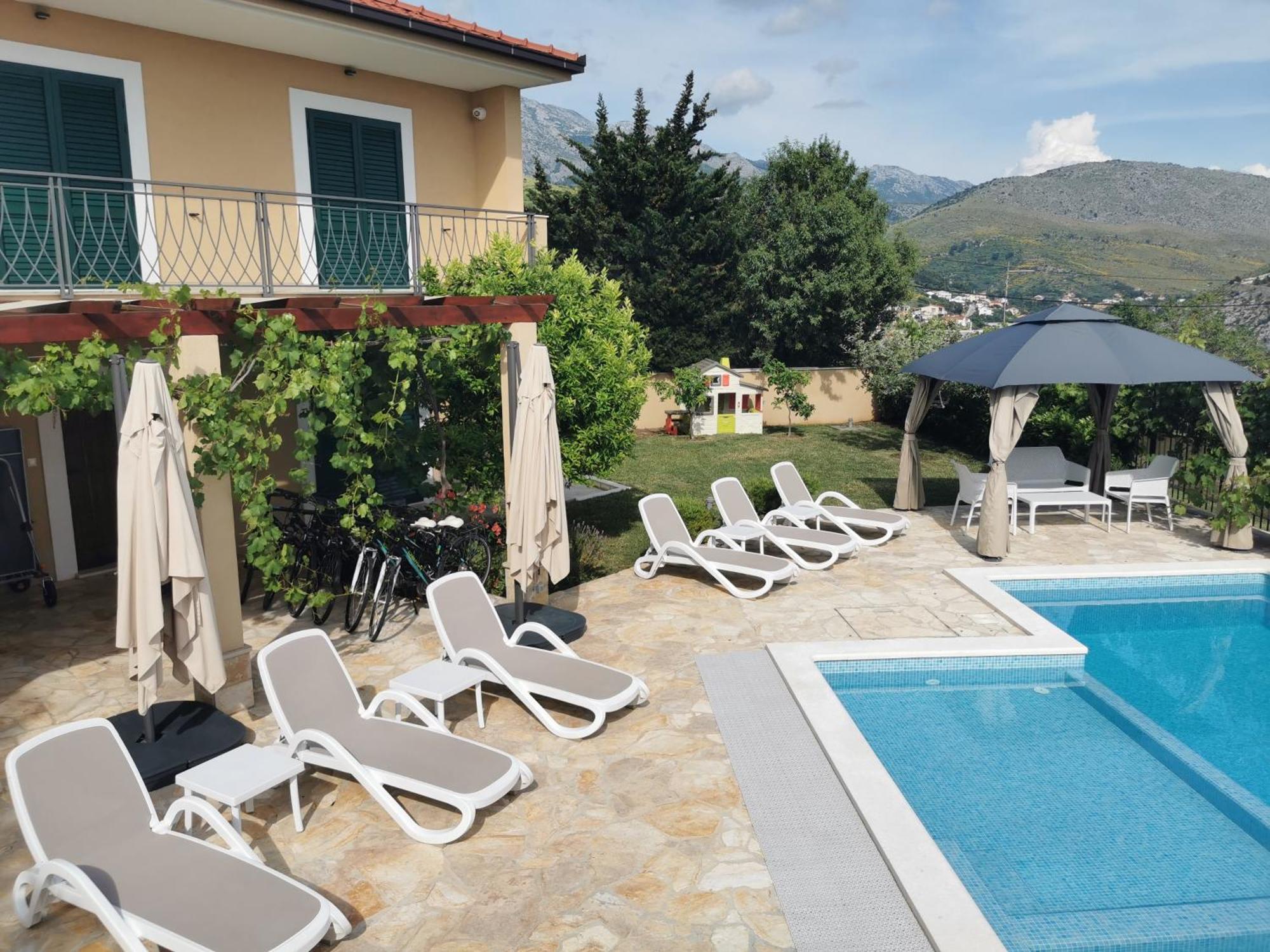 Villa Mater - Luxuriously Equipped Villa With A 15M Long Swimming Pool Žrnovnica Exteriör bild