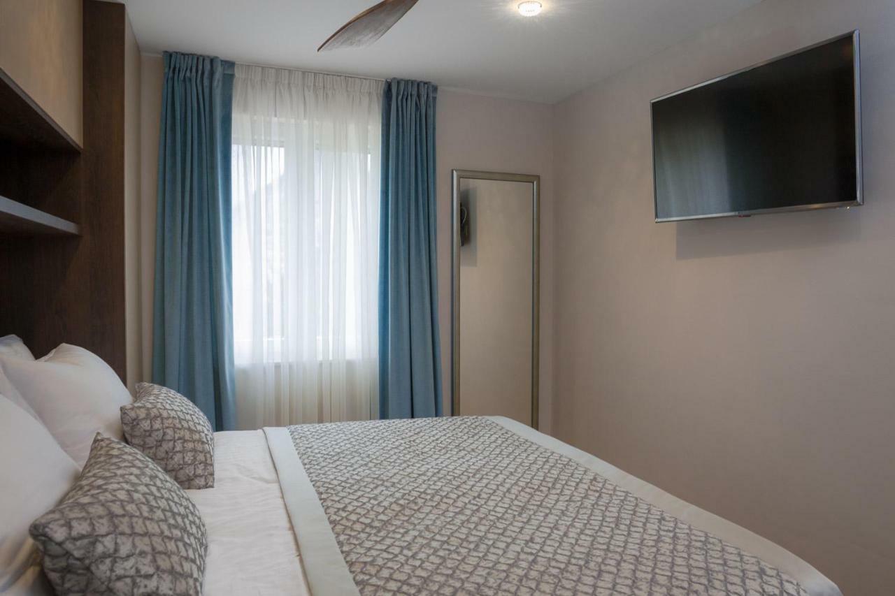 Villa Mater - Luxuriously Equipped Villa With A 15M Long Swimming Pool Žrnovnica Exteriör bild
